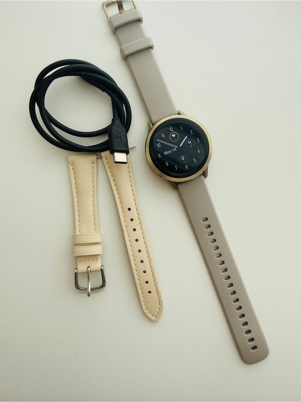 Garmin Venu 4 41mm GPS Smartwatch Lunar Gold Bone